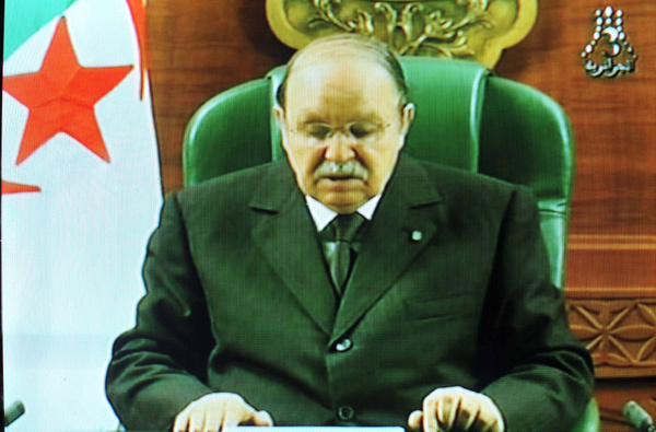 Bouteflika annonce une prochaine rvision de la Constitution